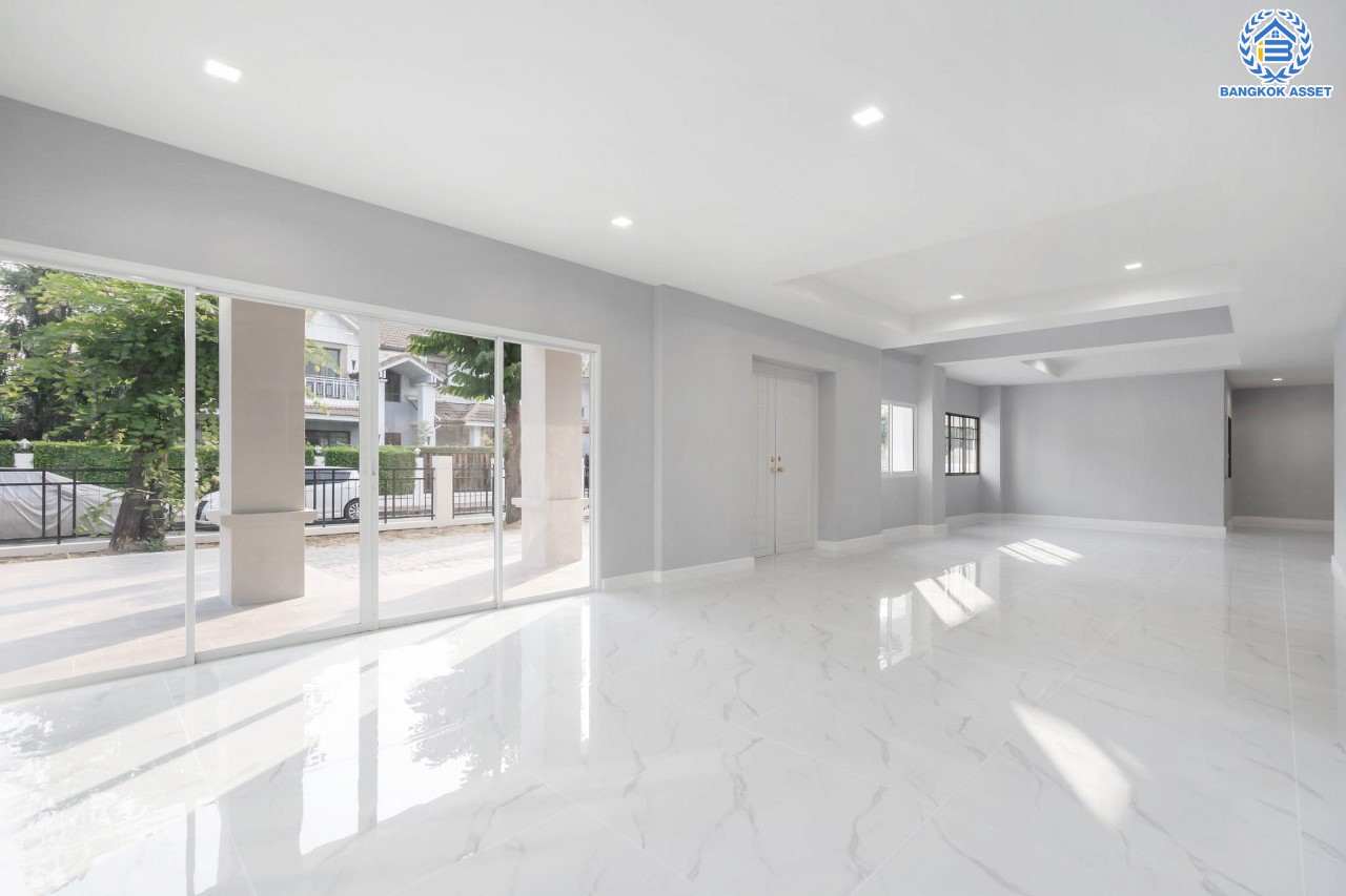 คฤหาสน์ตกแต่งใหม่ หลังใหญ่ที่สุดเท่าที่เคยมีมา!! แบรนด์ Sansiri ม.เศรษฐสิริ สนามบินน้ำ แปลงมุม ดีไซน์สุด Luxury ทำเลโซนเมือง! เนื้อที่ 121.3 ตร.ว. บนพื้นที่ใช้สอยถึง 510 ตร.ม. ฟังก์ชันจัดเต็ม 4 ห้องนอน 5 ห้องน้ำ 1 ห้องแม่บ้าน 1 ห้องอเนกประสงค์ จอดรถได้ถึง 5 คัน บนทำเลใกล้เซ็นทรัลรัตนาธิเบศร์ และ MRT สายสีม่วง "สถานีแยกนนทบุรี1"